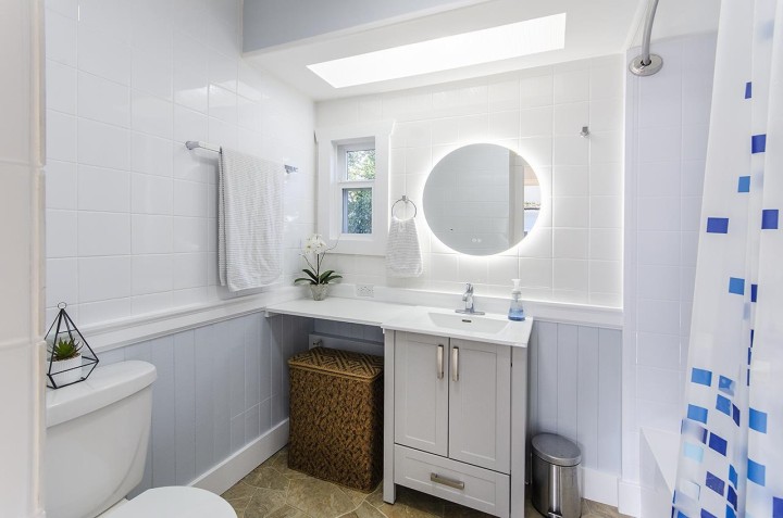 Photo 12 at 227 Tomahawk Avenue, Park Royal, West Vancouver