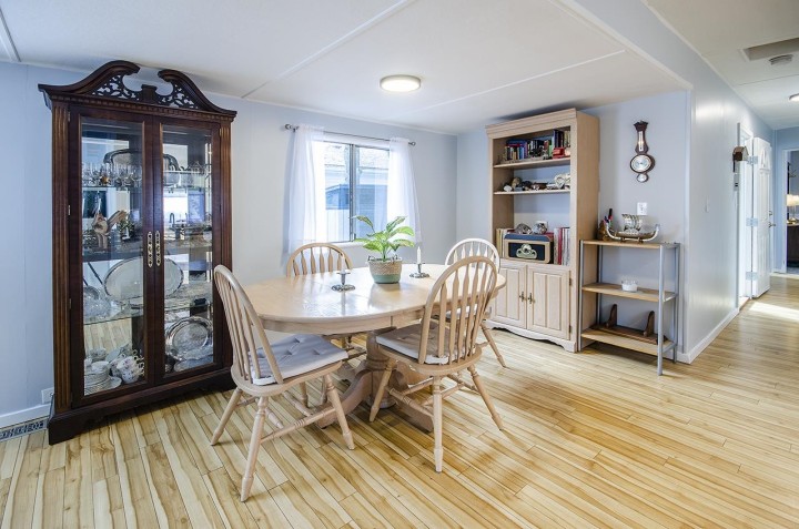 Photo 7 at 227 Tomahawk Avenue, Park Royal, West Vancouver