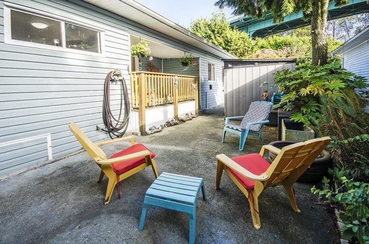 Photo 18 at 227 Tomahawk Avenue, Park Royal, West Vancouver