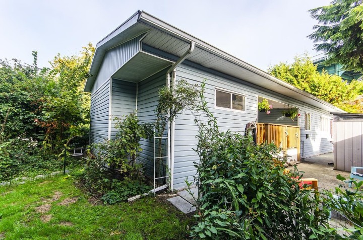 Photo 25 at 227 Tomahawk Avenue, Park Royal, West Vancouver