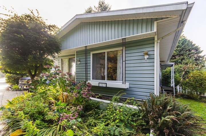 Photo 21 at 227 Tomahawk Avenue, Park Royal, West Vancouver