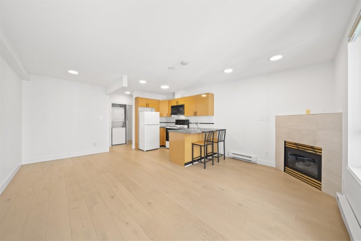 Photo 2 at 1610 - 939 Homer Street, Yaletown, Vancouver West