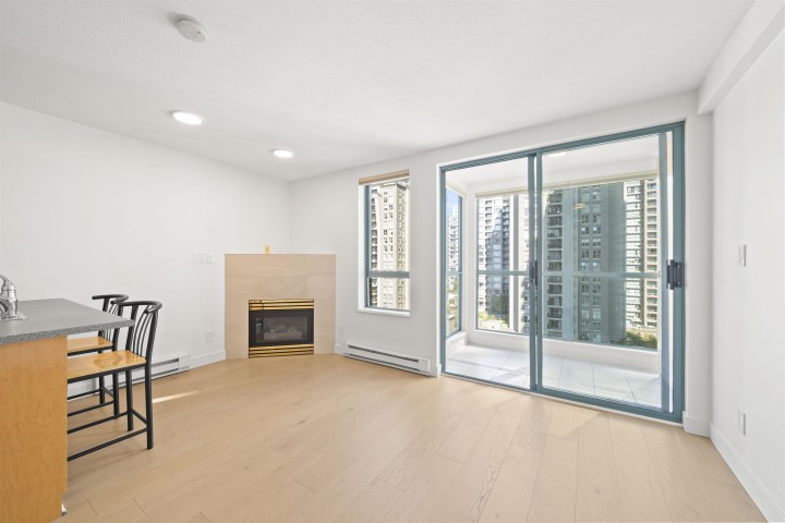 Photo 9 at 1610 - 939 Homer Street, Yaletown, Vancouver West