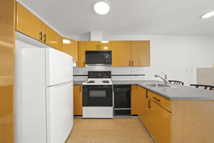 Photo 11 at 1610 - 939 Homer Street, Yaletown, Vancouver West