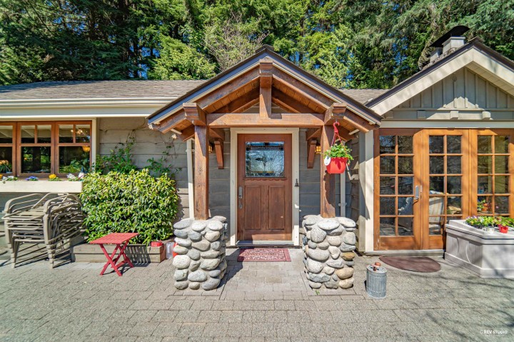 Photo 4 at 2261 Gisby Street, Altamont, West Vancouver