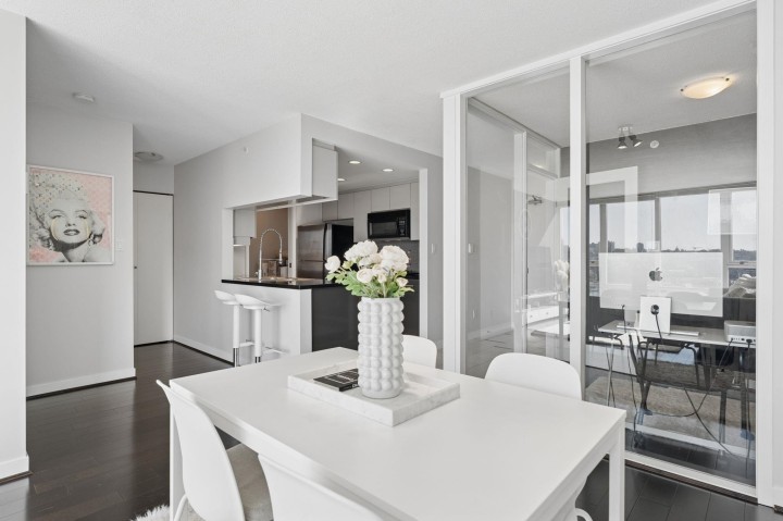 Photo 10 at 908 - 1408 Strathmore Mews, Yaletown, Vancouver West