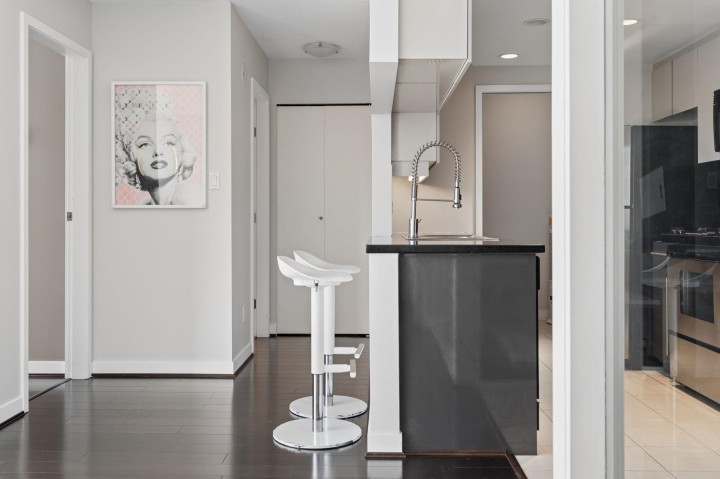 Photo 14 at 908 - 1408 Strathmore Mews, Yaletown, Vancouver West