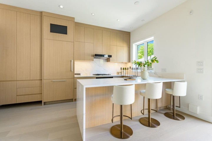 Photo 3 at 2 - 3771 W King Edward Avenue, Dunbar, Vancouver West