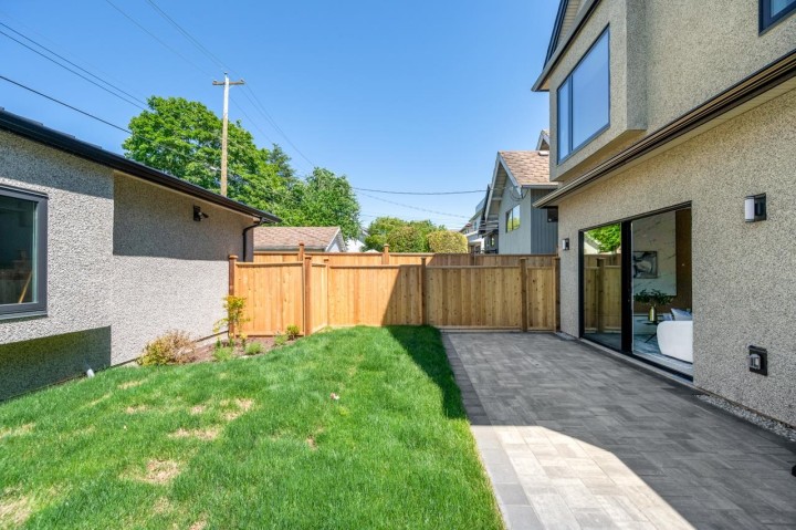 Photo 30 at 2 - 3771 W King Edward Avenue, Dunbar, Vancouver West