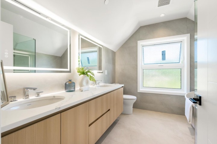 Photo 11 at 2 - 3771 W King Edward Avenue, Dunbar, Vancouver West