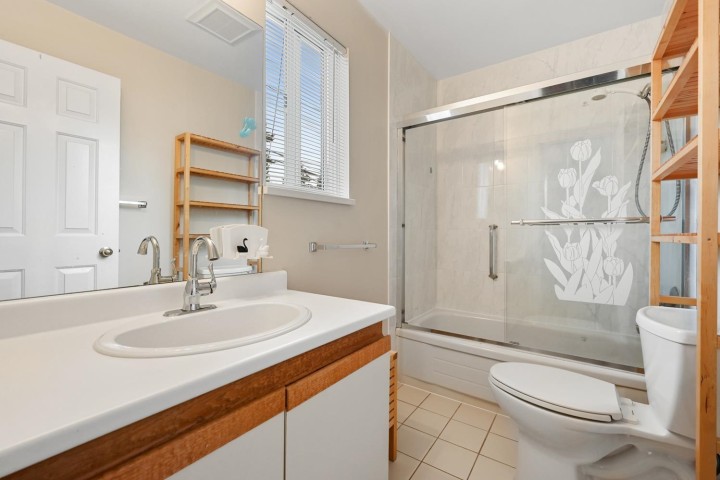 Photo 23 at 819 W 70th Avenue, Marpole, Vancouver West