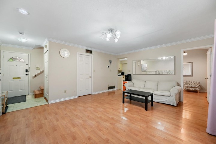 Photo 2 at 819 W 70th Avenue, Marpole, Vancouver West