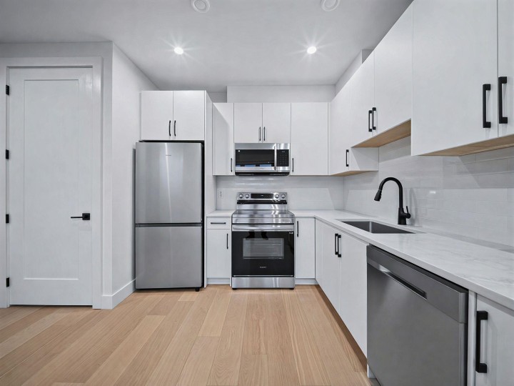 Photo 3 at 2 - 6989 Kerr Street, Killarney VE, Vancouver East