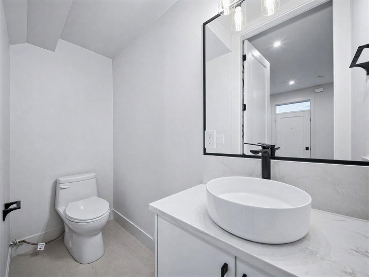 Photo 5 at 2 - 6989 Kerr Street, Killarney VE, Vancouver East