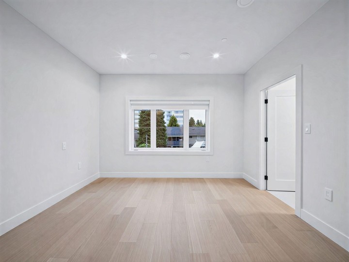 Photo 9 at 2 - 6989 Kerr Street, Killarney VE, Vancouver East