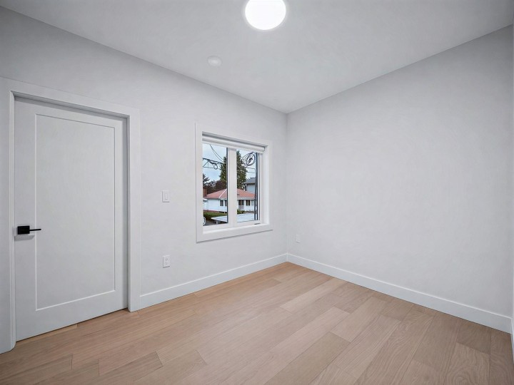 Photo 11 at 2 - 6989 Kerr Street, Killarney VE, Vancouver East