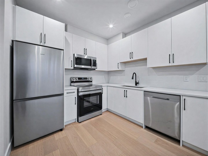 Photo 4 at 2 - 6989 Kerr Street, Killarney VE, Vancouver East