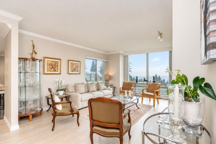 Photo 2 at 402 - 3131 Deer Ridge Drive, Deer Ridge WV, West Vancouver