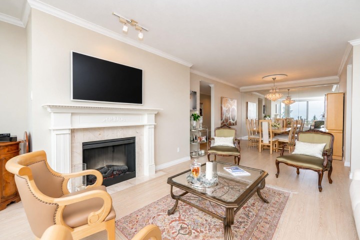 Photo 6 at 402 - 3131 Deer Ridge Drive, Deer Ridge WV, West Vancouver
