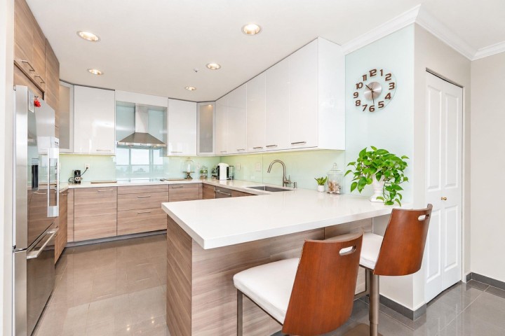 Photo 10 at 402 - 3131 Deer Ridge Drive, Deer Ridge WV, West Vancouver