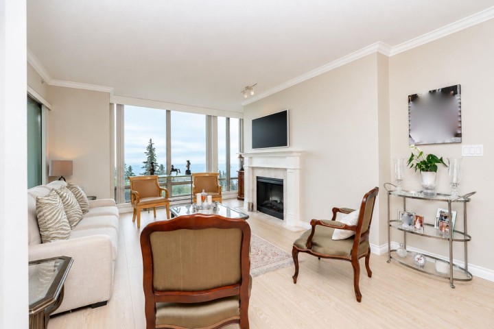 Photo 4 at 402 - 3131 Deer Ridge Drive, Deer Ridge WV, West Vancouver