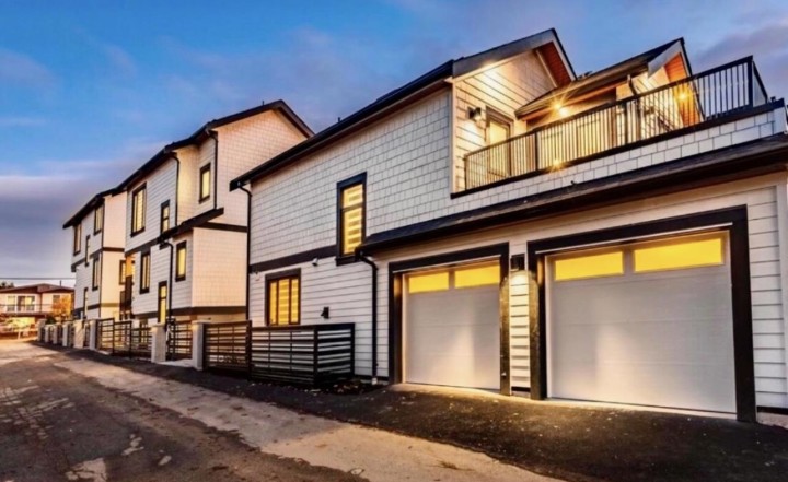 Photo 2 at 5439 Killarney Street, Collingwood VE, Vancouver East