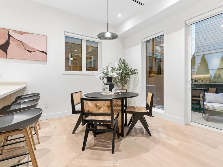 Photo 34 at 2 - 2541 E 2nd Avenue, Renfrew VE, Vancouver East