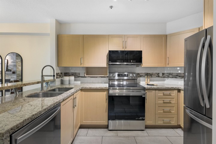 Photo 10 at 305 - 980 W 21st Avenue, Cambie, Vancouver West