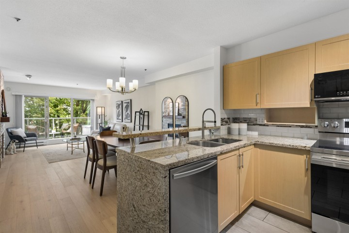 Photo 11 at 305 - 980 W 21st Avenue, Cambie, Vancouver West
