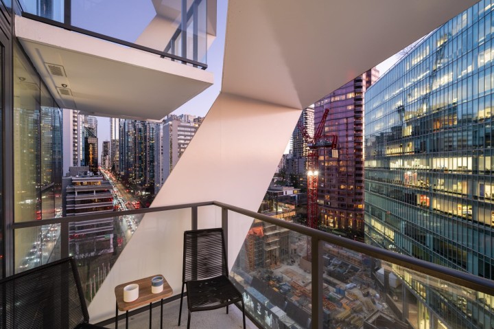 Photo 10 at 1404 - 620 Cardero Street, Coal Harbour, Vancouver West