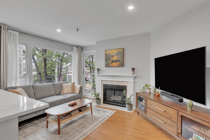 Photo 6 at 315 - 2020 W 8th Avenue, Kitsilano, Vancouver West