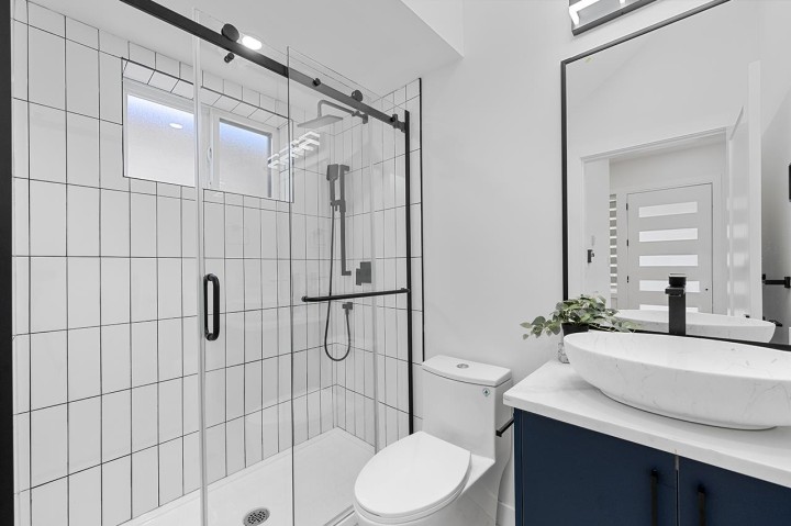 Photo 6 at 2995 E 17th Avenue, Renfrew Heights, Vancouver East