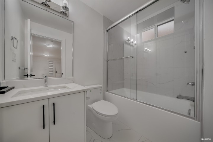 Photo 17 at 2995 E 17th Avenue, Renfrew Heights, Vancouver East