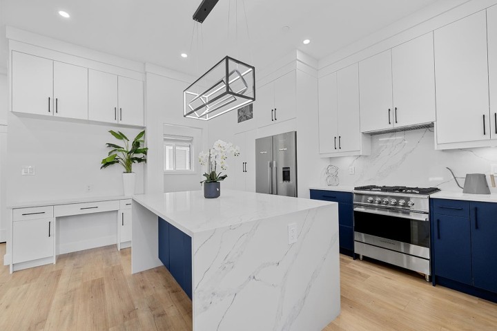 Photo 5 at 2995 E 17th Avenue, Renfrew Heights, Vancouver East