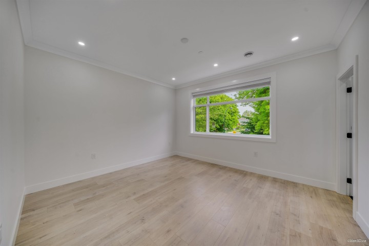 Photo 11 at 2995 E 17th Avenue, Renfrew Heights, Vancouver East