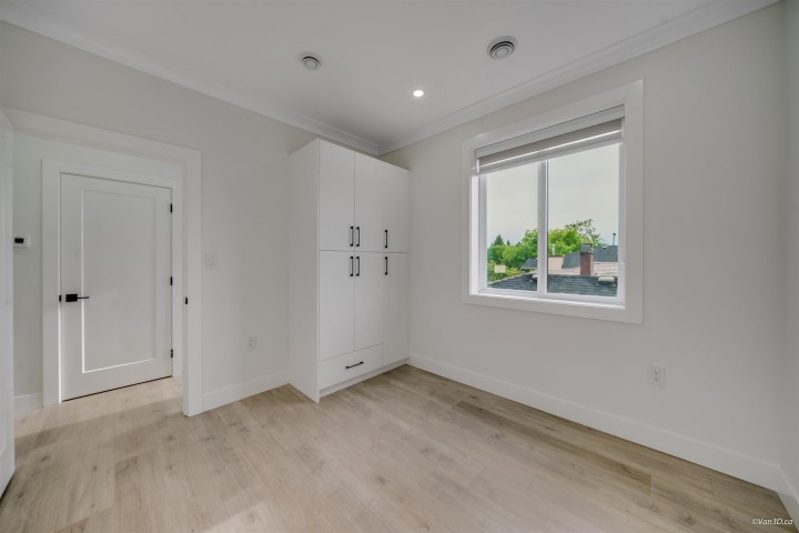 Photo 8 at 2995 E 17th Avenue, Renfrew Heights, Vancouver East