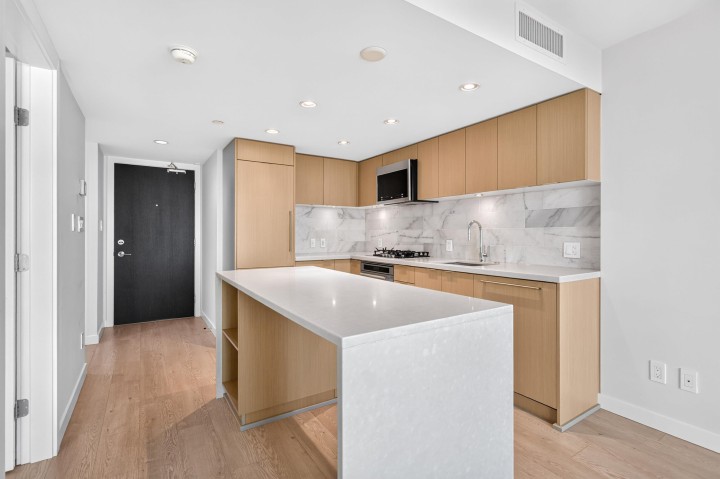 Photo 12 at 1506 - 8189 Cambie Street, Marpole, Vancouver West