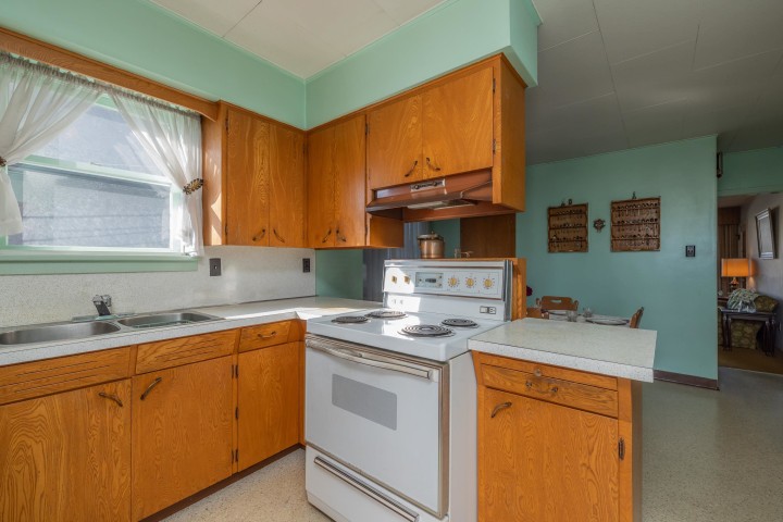 Photo 14 at 3368 Parker Street, Renfrew VE, Vancouver East
