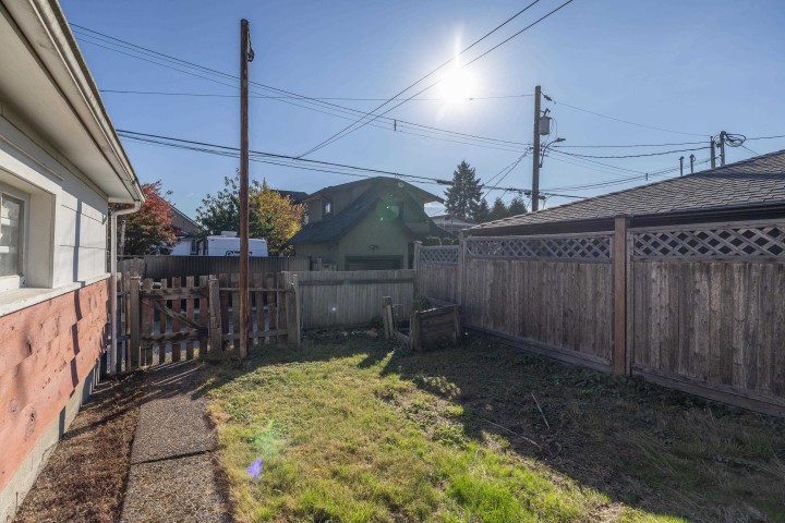 Photo 37 at 3368 Parker Street, Renfrew VE, Vancouver East