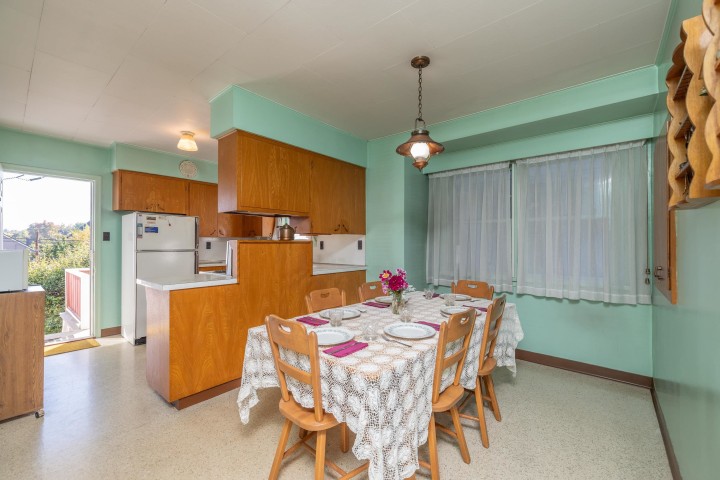 Photo 8 at 3368 Parker Street, Renfrew VE, Vancouver East
