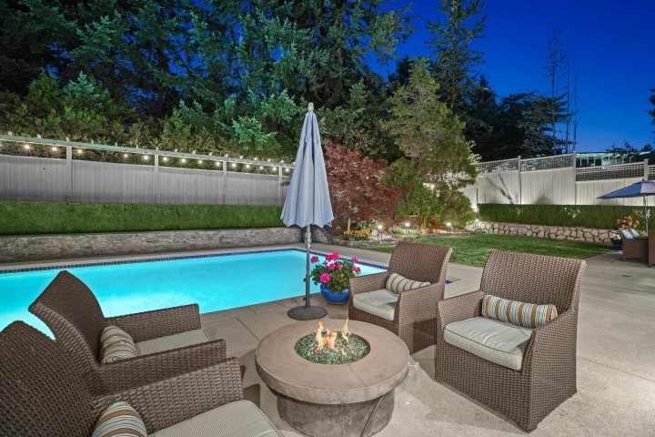 Photo 1 at 885 Margaree Place, Cedardale, West Vancouver