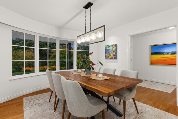 Photo 4 at 885 Margaree Place, Cedardale, West Vancouver