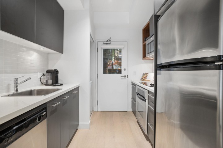 Photo 10 at 2818 Watson Street, Mount Pleasant VE, Vancouver East