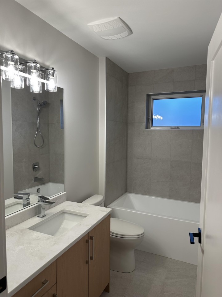 Photo 7 at 1 - 6991 Kerr Street, Killarney VE, Vancouver East