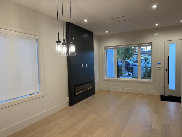 Photo 4 at 1 - 6991 Kerr Street, Killarney VE, Vancouver East