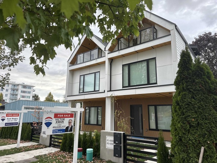 Photo 2 at 1 - 6898 Kerr Street, Killarney VE, Vancouver East