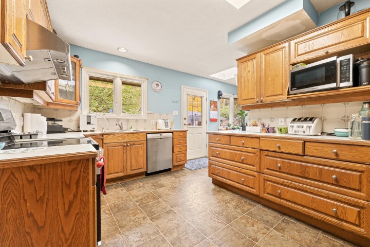 Photo 9 at 2923 W 32nd Avenue, MacKenzie Heights, Vancouver West
