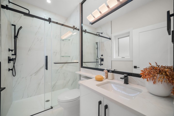 Photo 13 at 1554 W 66th Avenue, S.W. Marine, Vancouver West