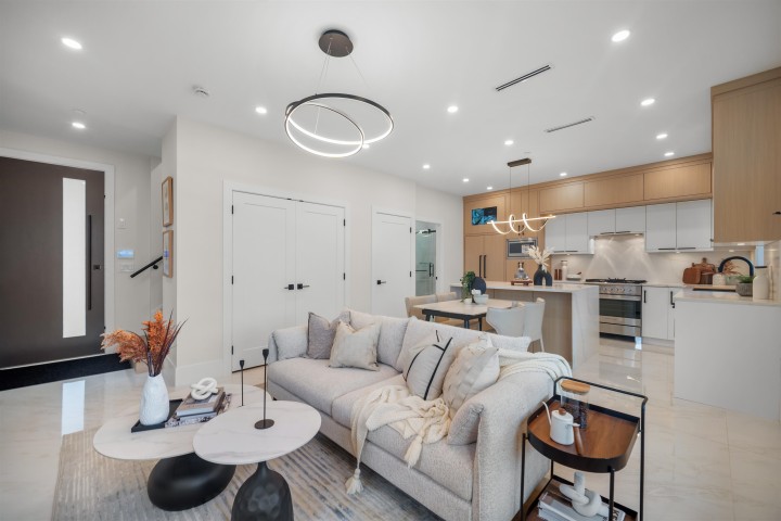 Photo 1 at 1554 W 66th Avenue, S.W. Marine, Vancouver West