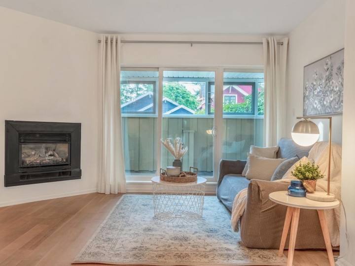 Photo 3 at 7 - 3250 W 4th Avenue, Kitsilano, Vancouver West
